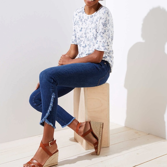 Loft Sz 0 Tulip Chewed Hem Skinny Jeans - Picture 5 of 6